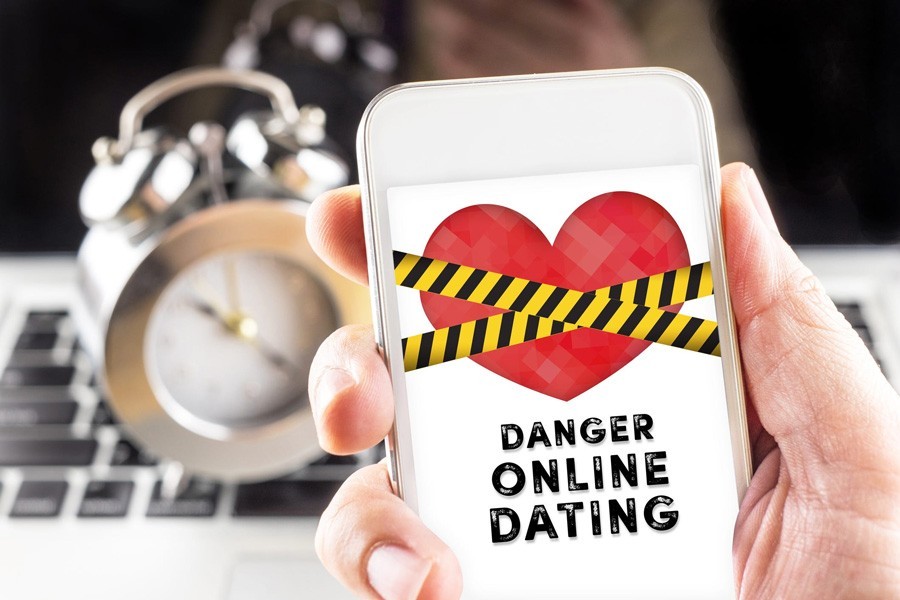 online romance scams, online dating scams